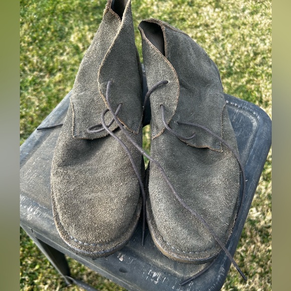 Men’s Banana Republic suede chukka boots size - 9 - Picture 1 of 4